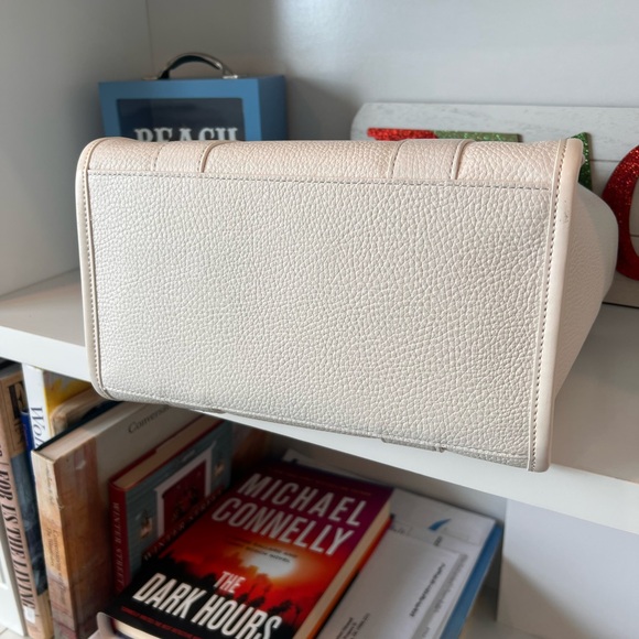 Kate Spade White Leather Snoopy Tote with Black Graphic - Picture 7 of 9